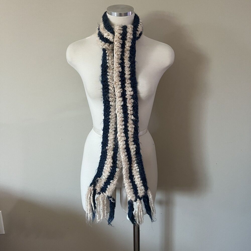 1990s Vintage Womens Blue & Cream Striped Soft Homemade Knitted Scarf